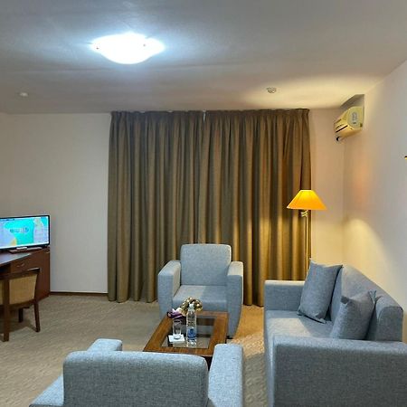 Tengri Hotel Atyraū Zewnętrze zdjęcie