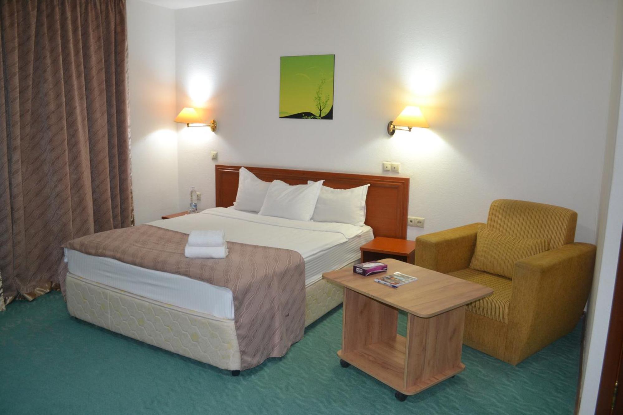 Tengri Hotel Atyraū Zewnętrze zdjęcie