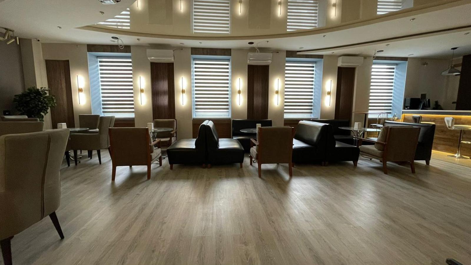 Tengri Hotel Atyraū Zewnętrze zdjęcie