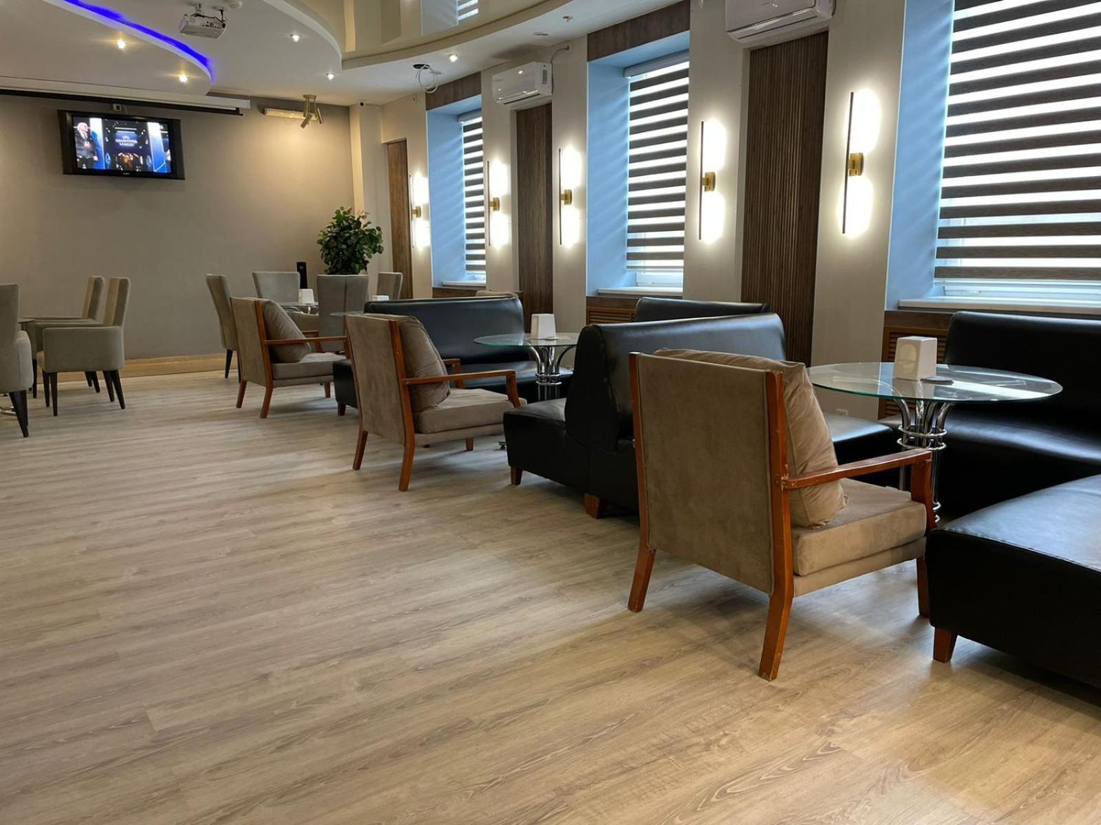 Tengri Hotel Atyraū Zewnętrze zdjęcie