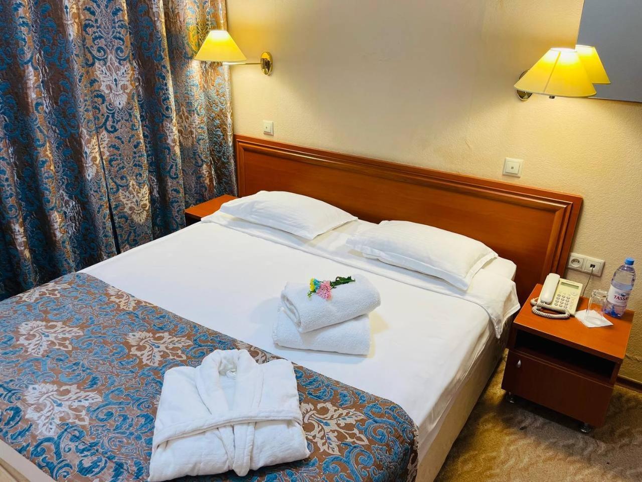 Tengri Hotel Atyraū Zewnętrze zdjęcie